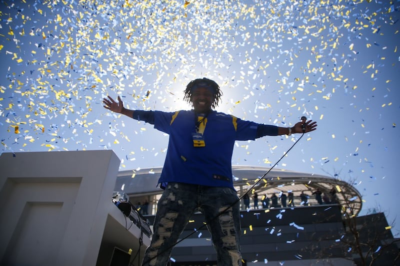 Annenberg Media photographers behind the scenes photographs of the LA Rams victory parade and rally.