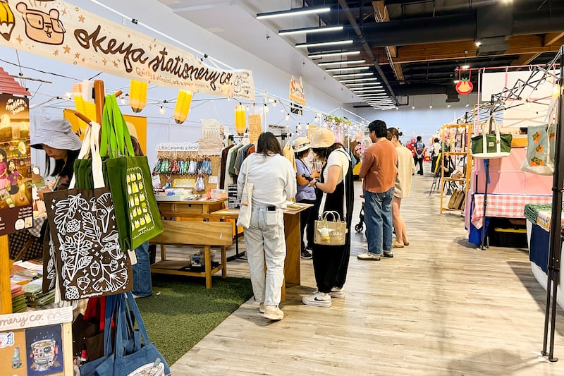 Stationary and art stands