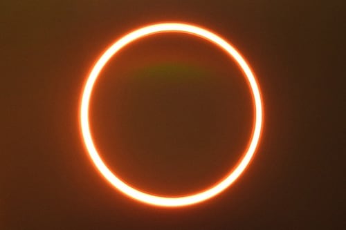 USC students prepare to view the solar eclipse