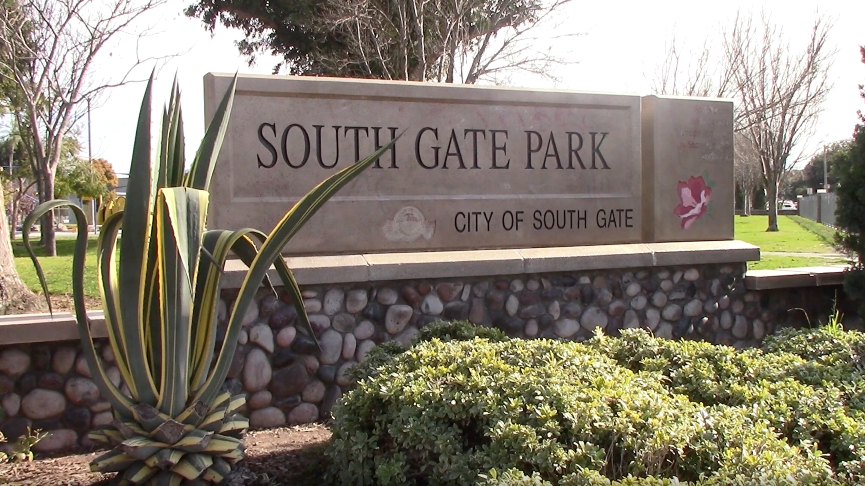 Photo of South Gate Park sign.