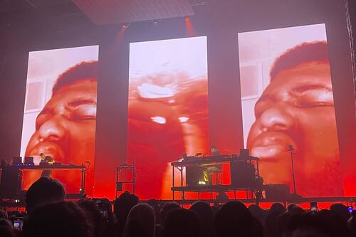 Fred again.. breaks record for most consecutive shows performed at the Shrine