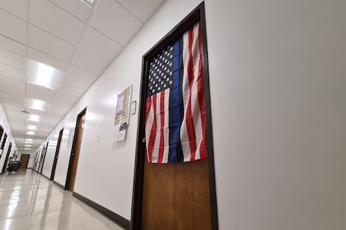 Viterbi professor questioned by students over display of ‘blue lives matter’ flag