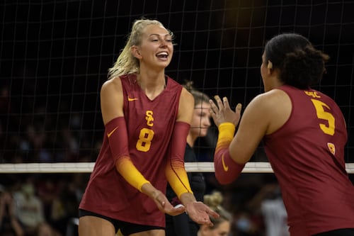 USC women’s volleyball finishes one and one after this weekend
