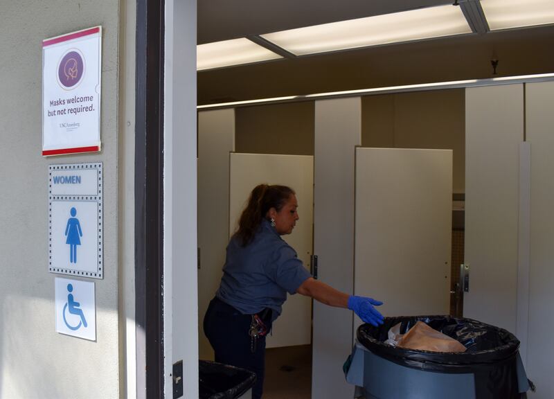 [One-sentence description of what this media is: "A photo of a vaccine site on USC campus" or "Gif of dancing banana". Important for accessibility/people who use screen readers.]