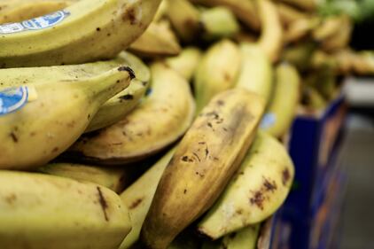 Bananas rot at Food 4 Less.