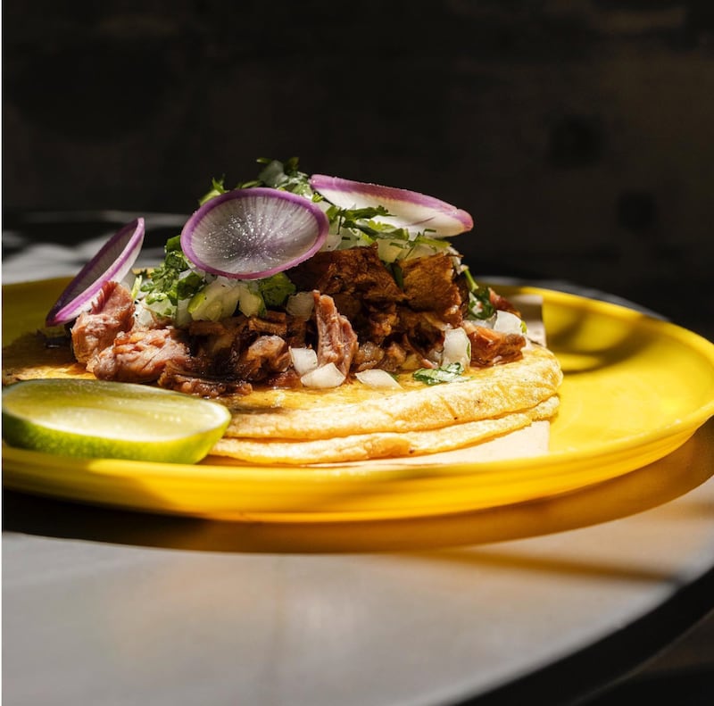 Plate of tacos de suadero.
