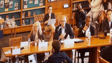 Photo of the Academic Senate meeting in the Faculty Hall