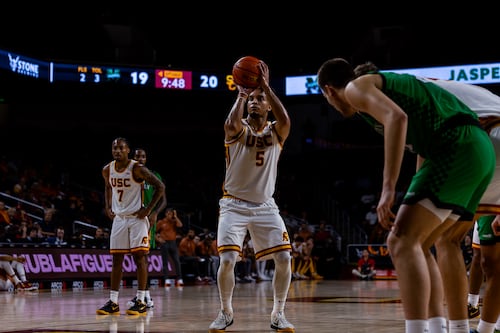 USC men’s basketball score its most points since 1990 in a historic lopsided victory against Manhattan