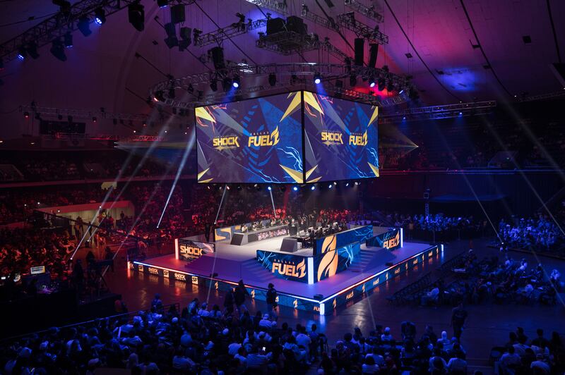 6,000 fans crowded the Anaheim Convention Center Arena for the first in-person grand finals since the COVID-19 pandemic. The arena is dubbed the home of Overwatch eSports where the Overwatch World Cup, the first premier event for competitive Overwatch, was held in 2016. (Photo by Michael Chow)