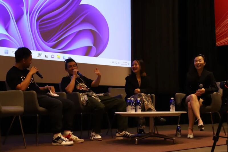 图片中的陈冠希在一场Annenberg举办的活动上讲述个人品牌理念