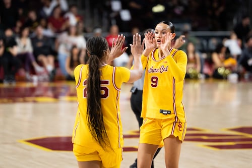 Jazzy Davidson’s career high lifts USC over Illinois for third straight win