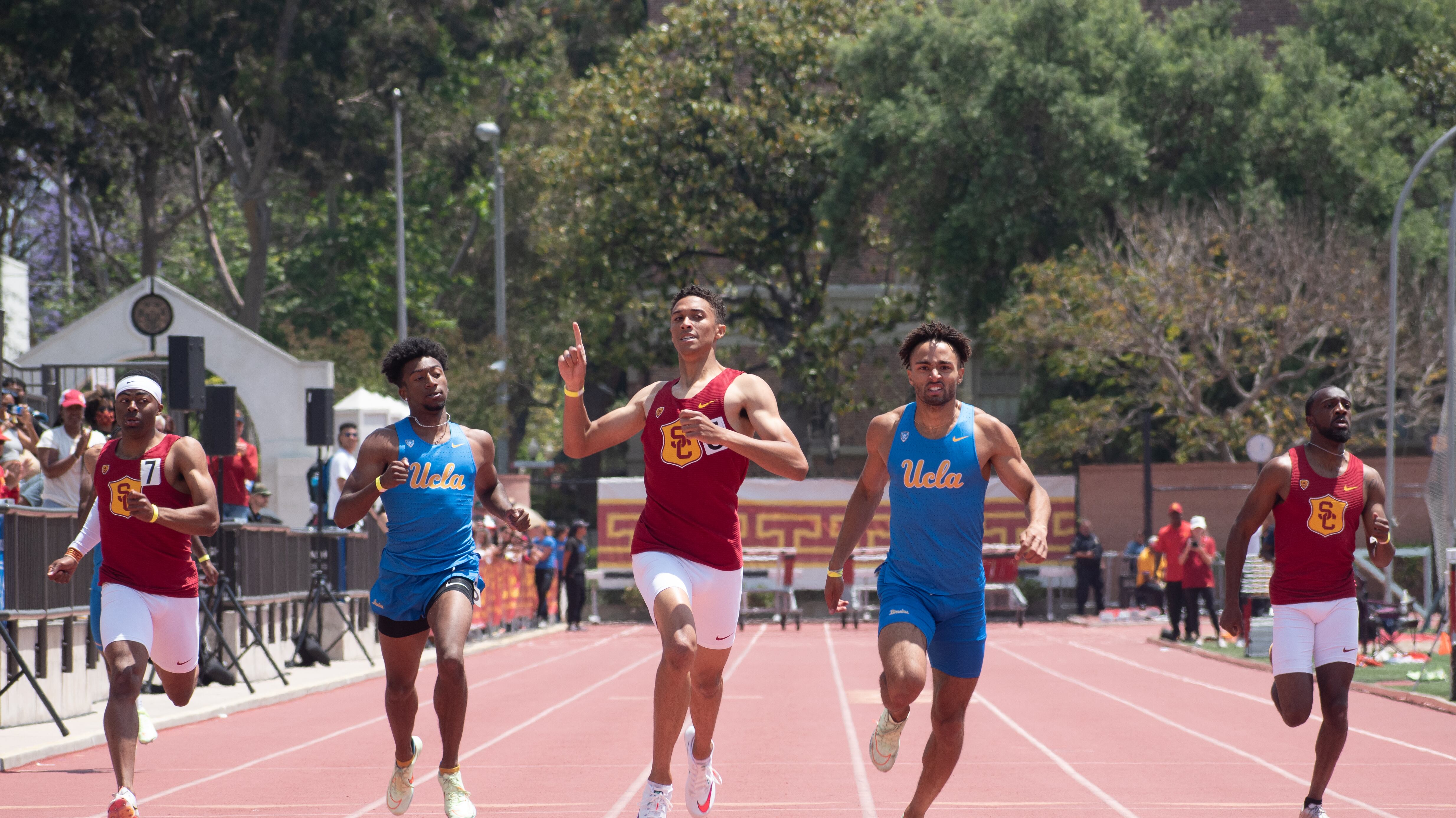 Johnnie Blockburger running against UCLA