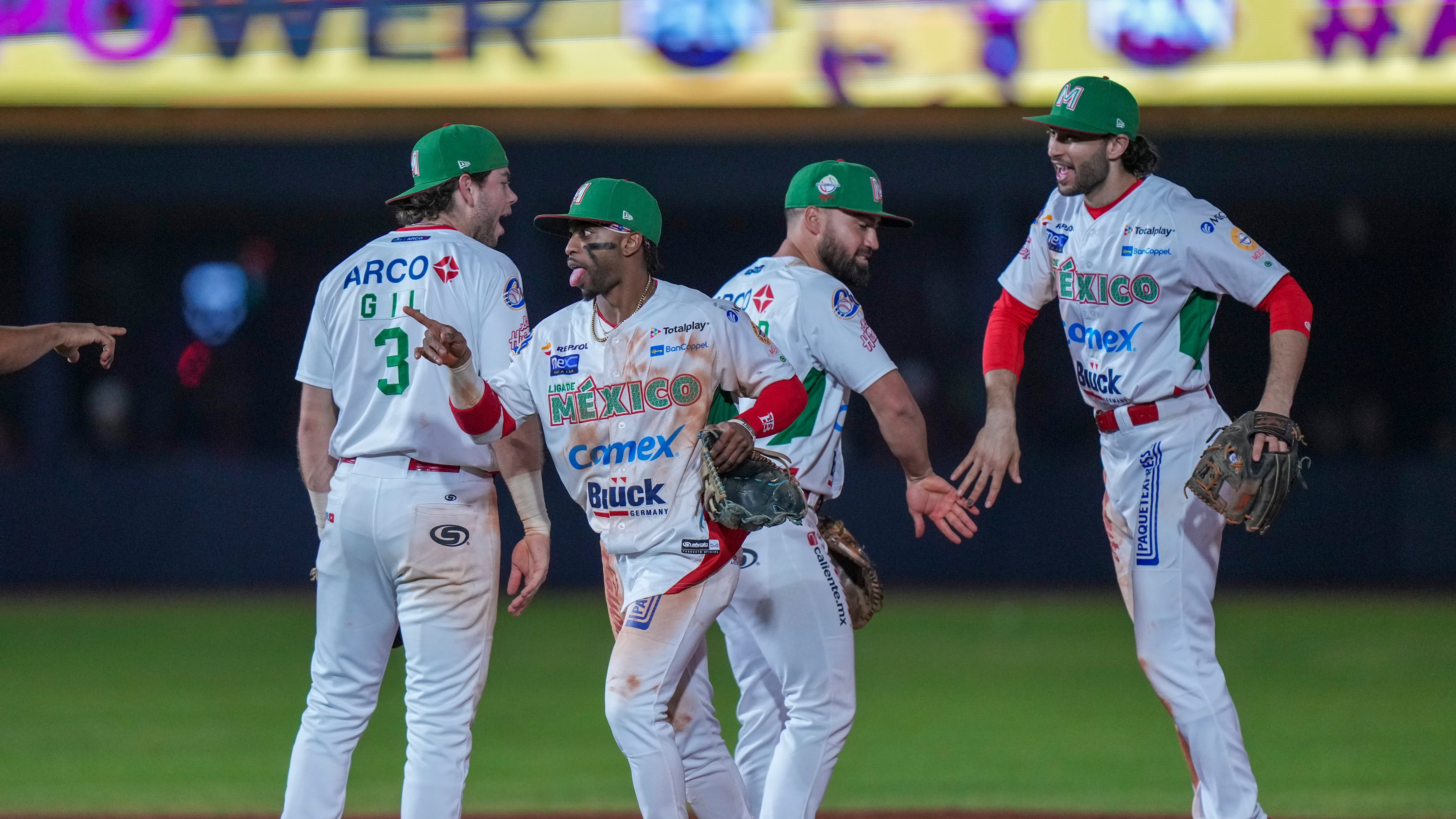 Photo of Mexican baseball players celebrating.